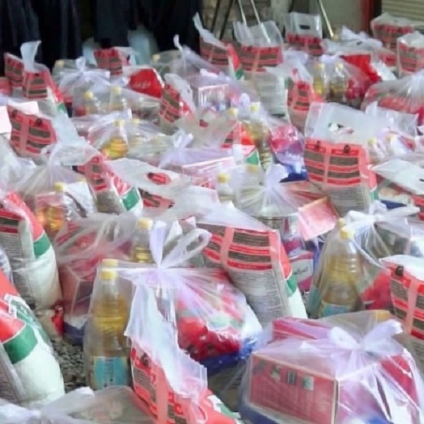 Batlhabine Foundation donates food parcels