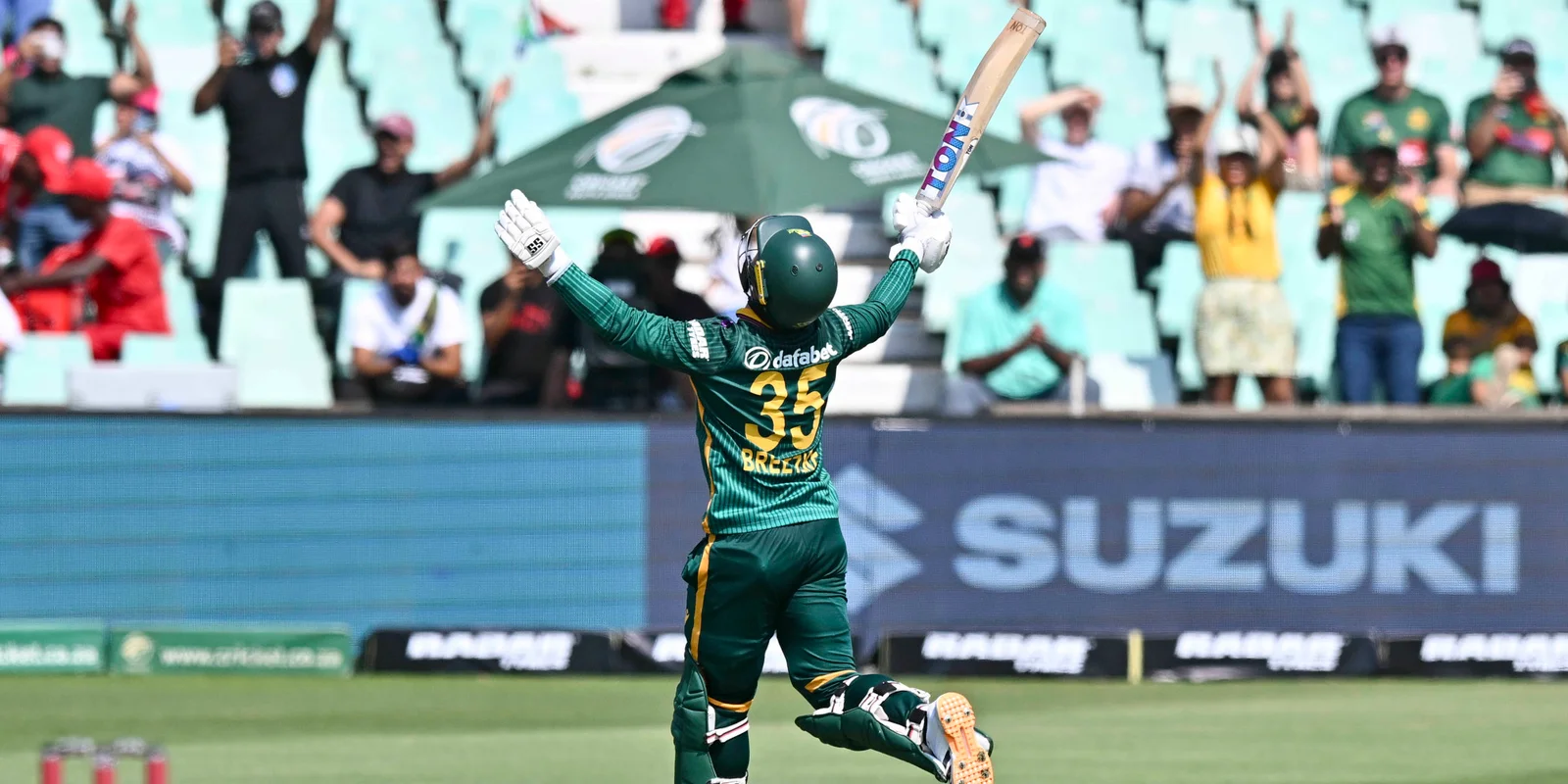 Proteas beat Australia Proteas Beat Australia Runs Kingsmead Breetzke