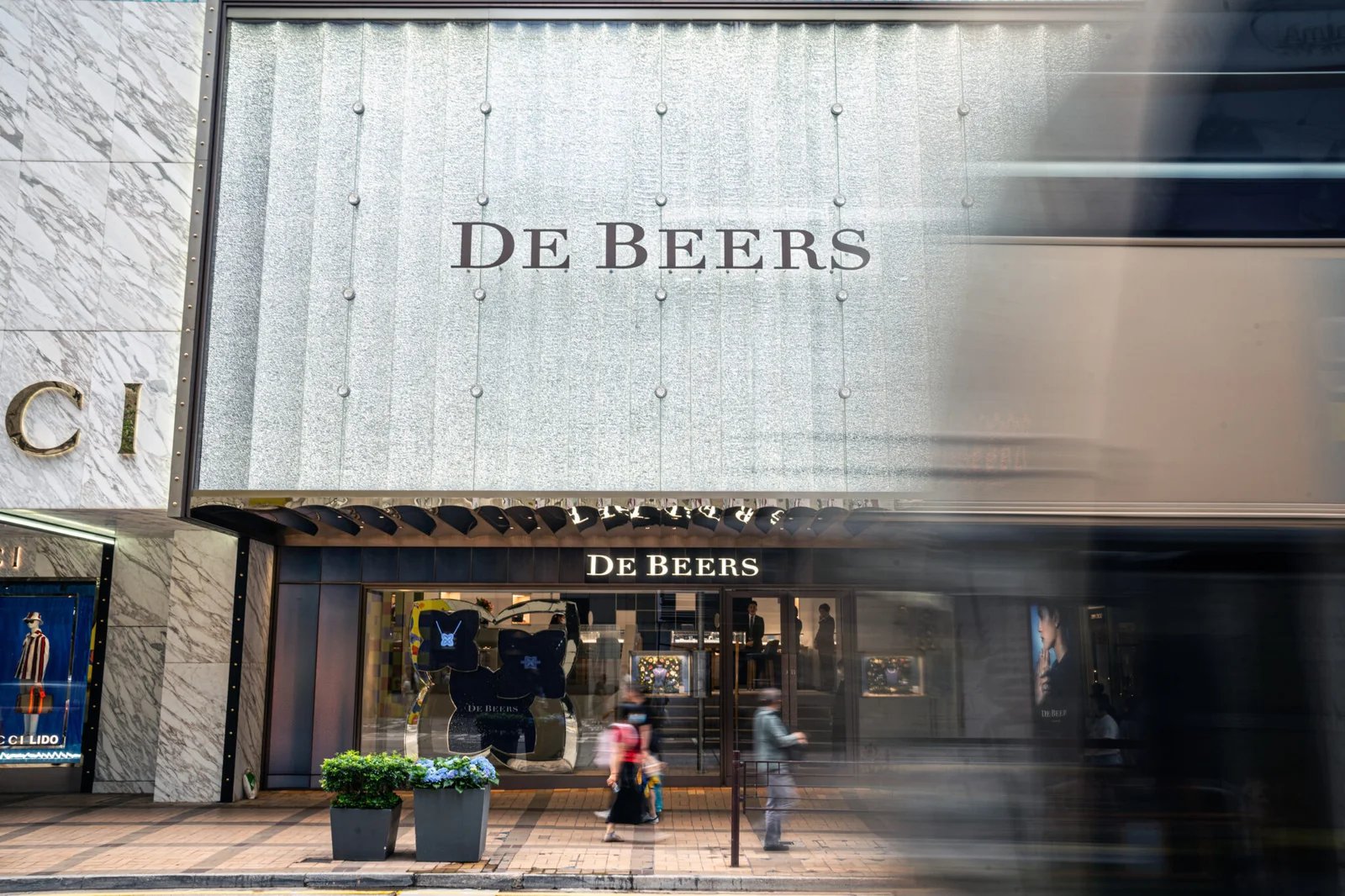 De Beers stake Botswana Close Deal Could Raise Beers
