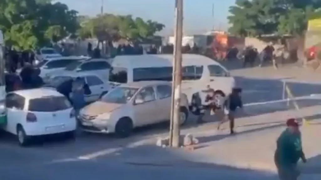 Cape Town taxi violence Cape Town Taxi Violence Delays Matric