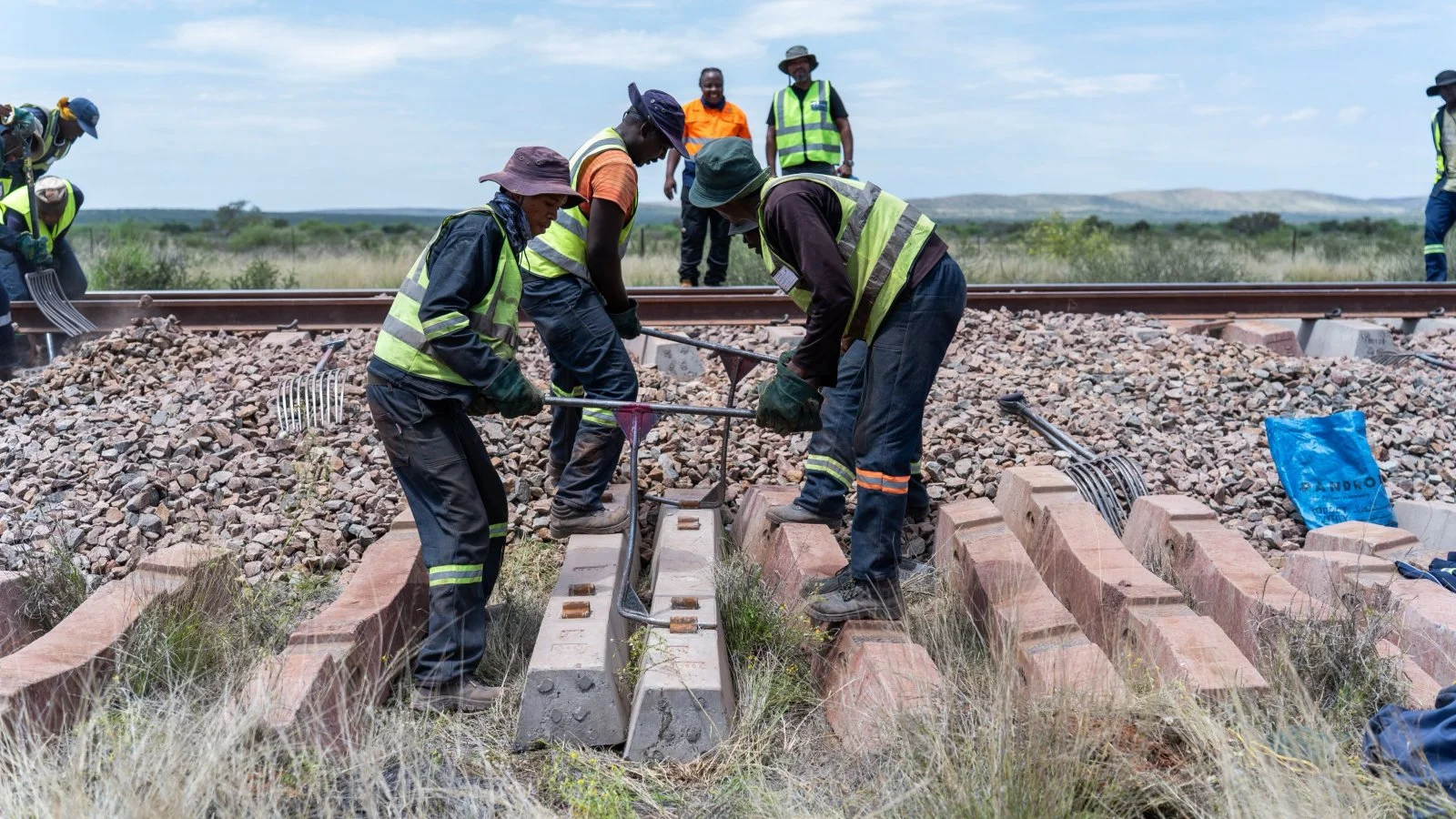 Sishen iron ore railway Creecy Commits Billion Restore Sishen Saldanha