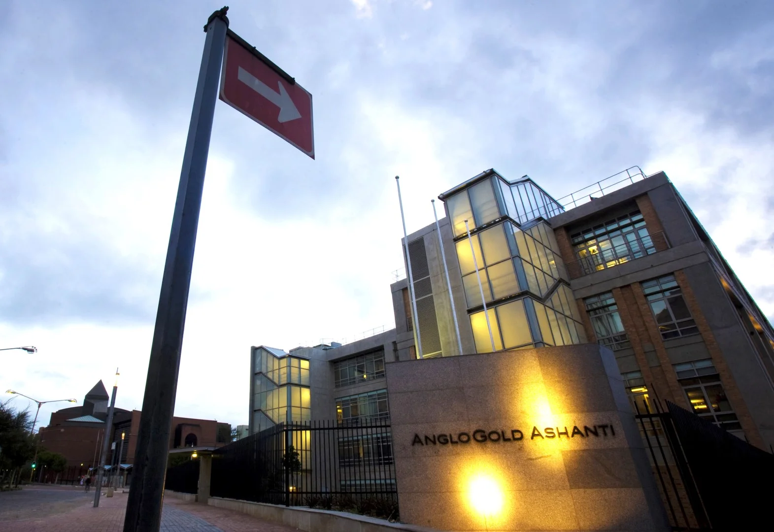 JSE censures AngloGold Ashanti JSE Publicly Censures AngloGold Ashanti Minute