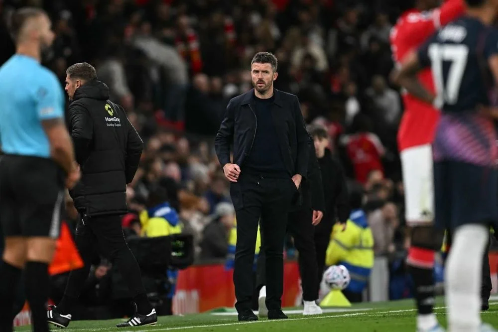Premier League Manchester United Visit Leeds Arsenal Face